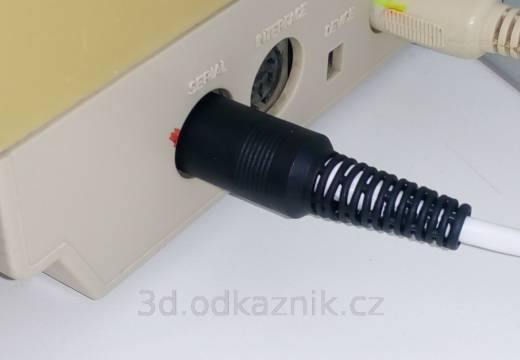 commodore-kabel-xm1541-pripojeni1.jpg